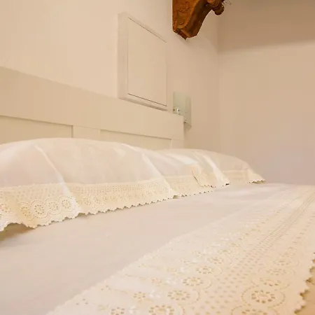 Casa Alice - Elegant In The Centre Of The Appartement Sienne