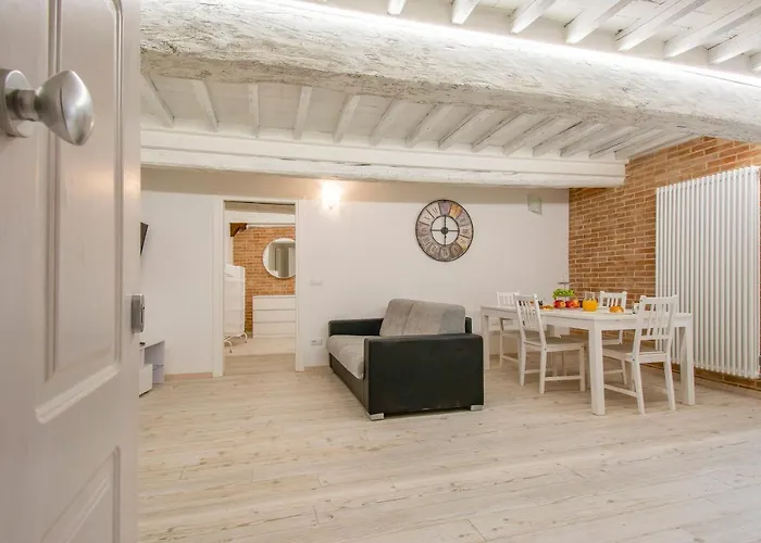 Apartment Casa Alice - Elegant In The Centre Of The Siena